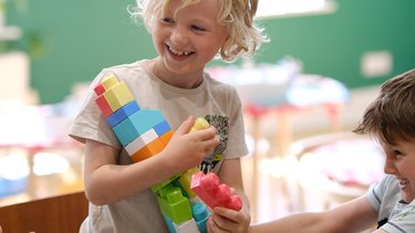 play discover share 2025