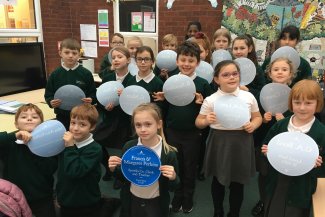 Pixmore-pupils-celebrating-the-Who-Lived-at-My-House-Project